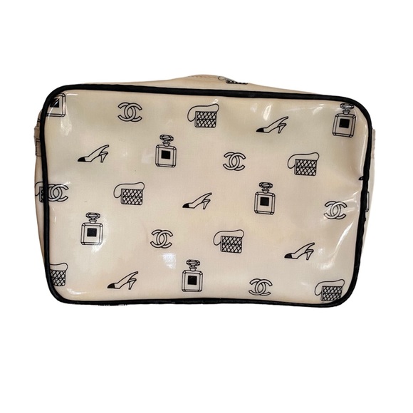 CHANEL Handbags - Chanel Vintage Cosmetic Bag